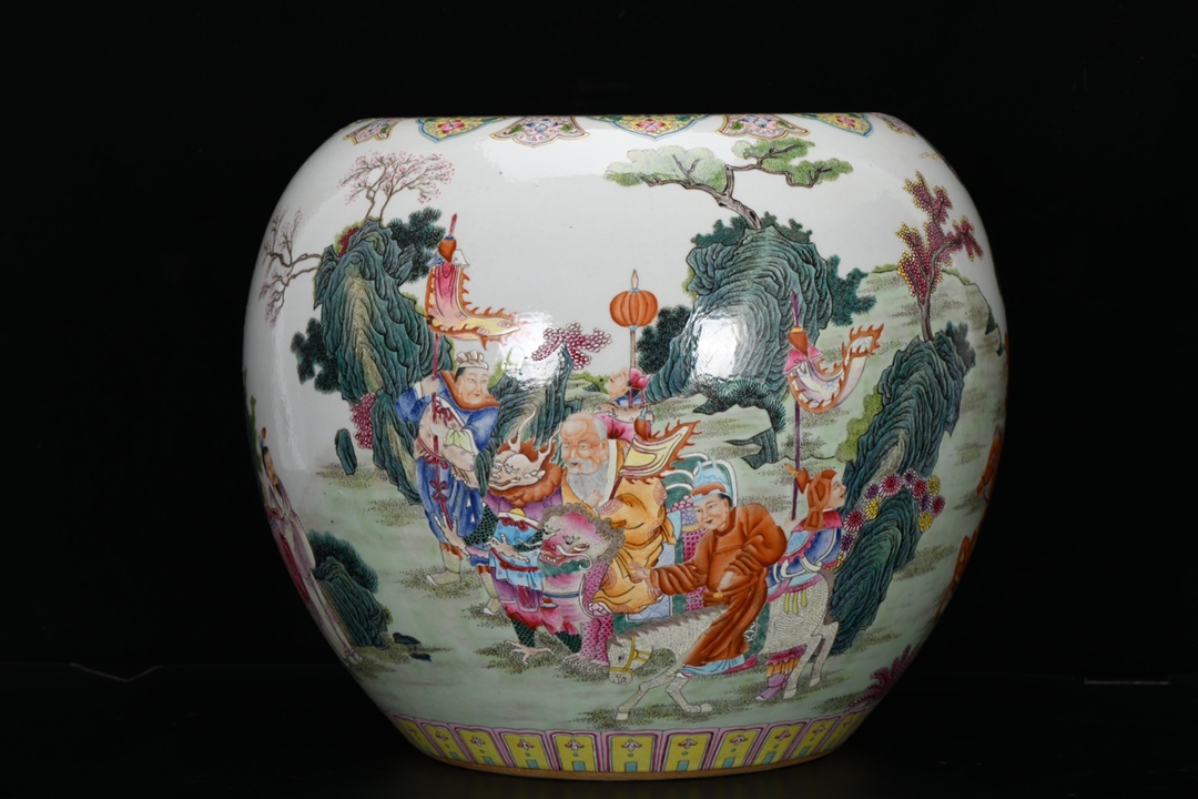 ◆珍蔵◆中国古美術 大清乾隆年製款 粉彩 古陶磁 人物故事図頻果尊 細密細工造 置物 擺件 古賞物 骨董 時代物 A04拍卖