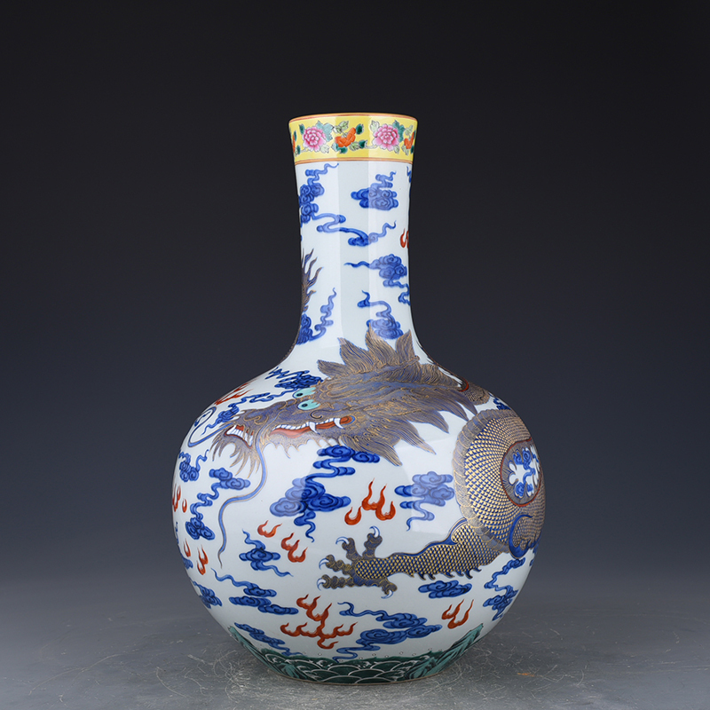 ◆珍蔵◆中国古美術 大清乾隆年製款 青花 描金 雲龍紋 天球瓶 美品 細密細工造 置物 擺件 古賞物 骨董 時代物 A33拍卖