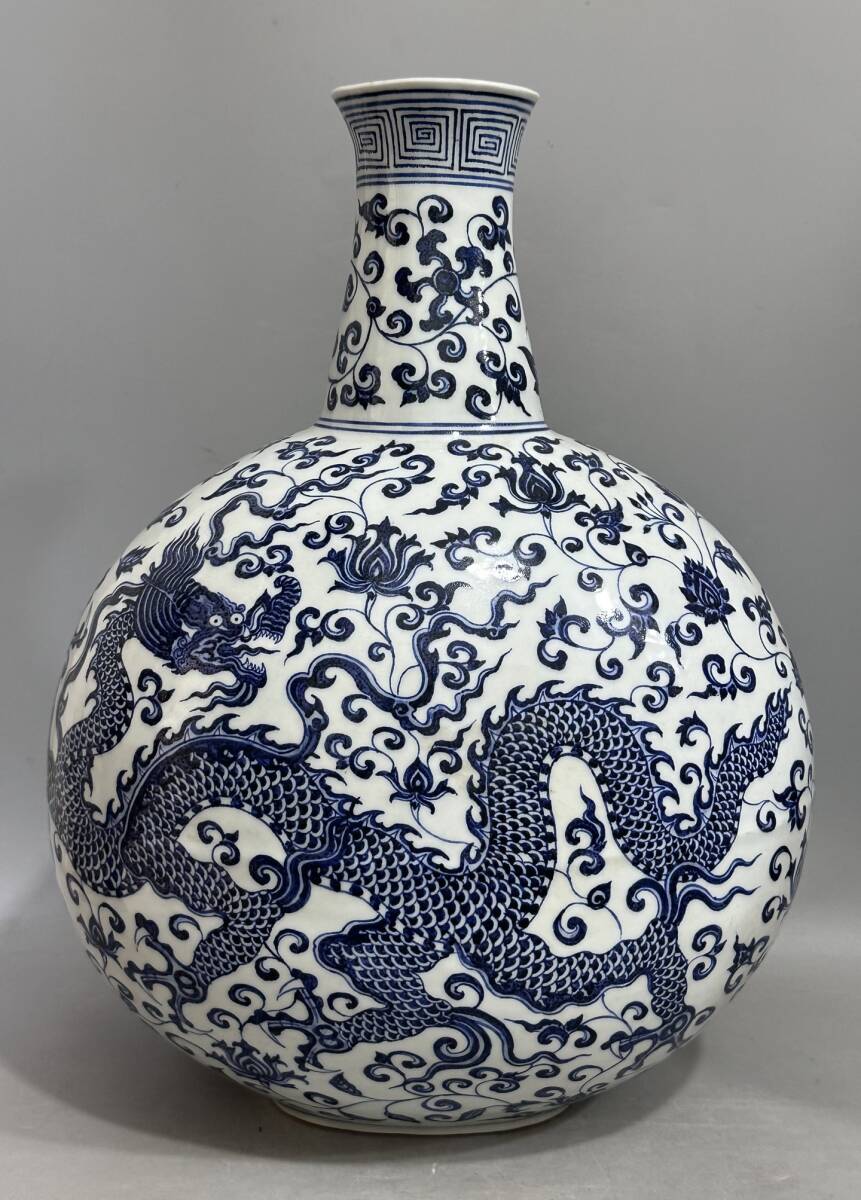 ◆珍蔵◆中国古美術 大明永樂年製 青花 古陶磁 纏枝蓮花 龍紋扁瓶 美品 細密細工造 置物 擺件 古賞物 時代物 A26拍卖