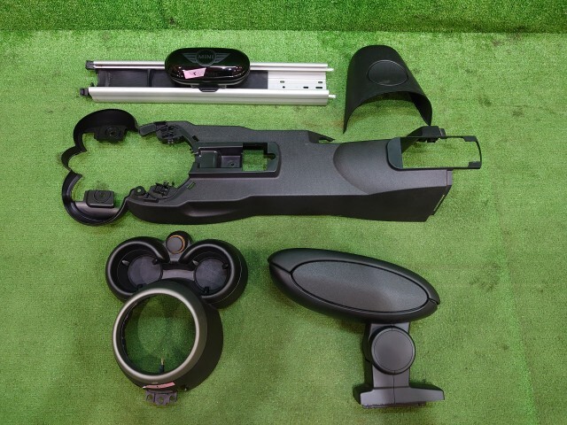 BMW ミニ DBA-ZC16 コンソールボックス Fセンターコンソール ひじ掛け メガネケース アームレスト拍卖