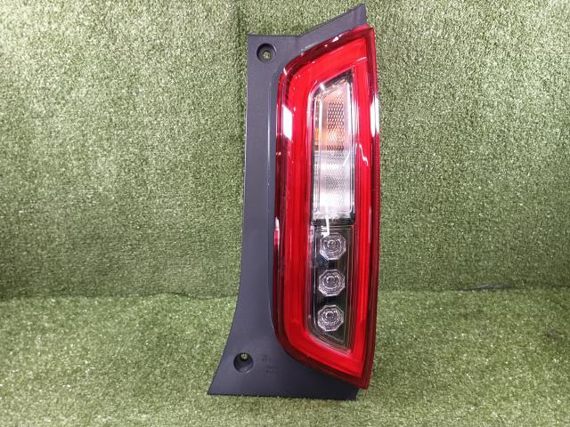 N-WGN 6BA-JH3 右テールランプ 右テールライト スタンレー W4841 33500-TKR-N01拍卖