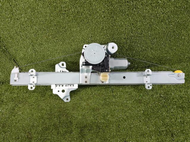 エクストレイル DBA-NT32 右フロントドアレギュレータ・モーター デンソー 062040-3420 80731-4CA1A 80720-6FR0A拍卖