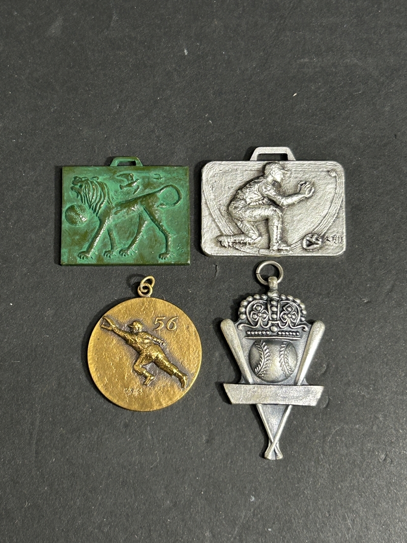 ● コレクター必見 当時物 レトロ 高校野球 / 中学生野球 参加章 4点 記念品 コレクション Nr964拍卖