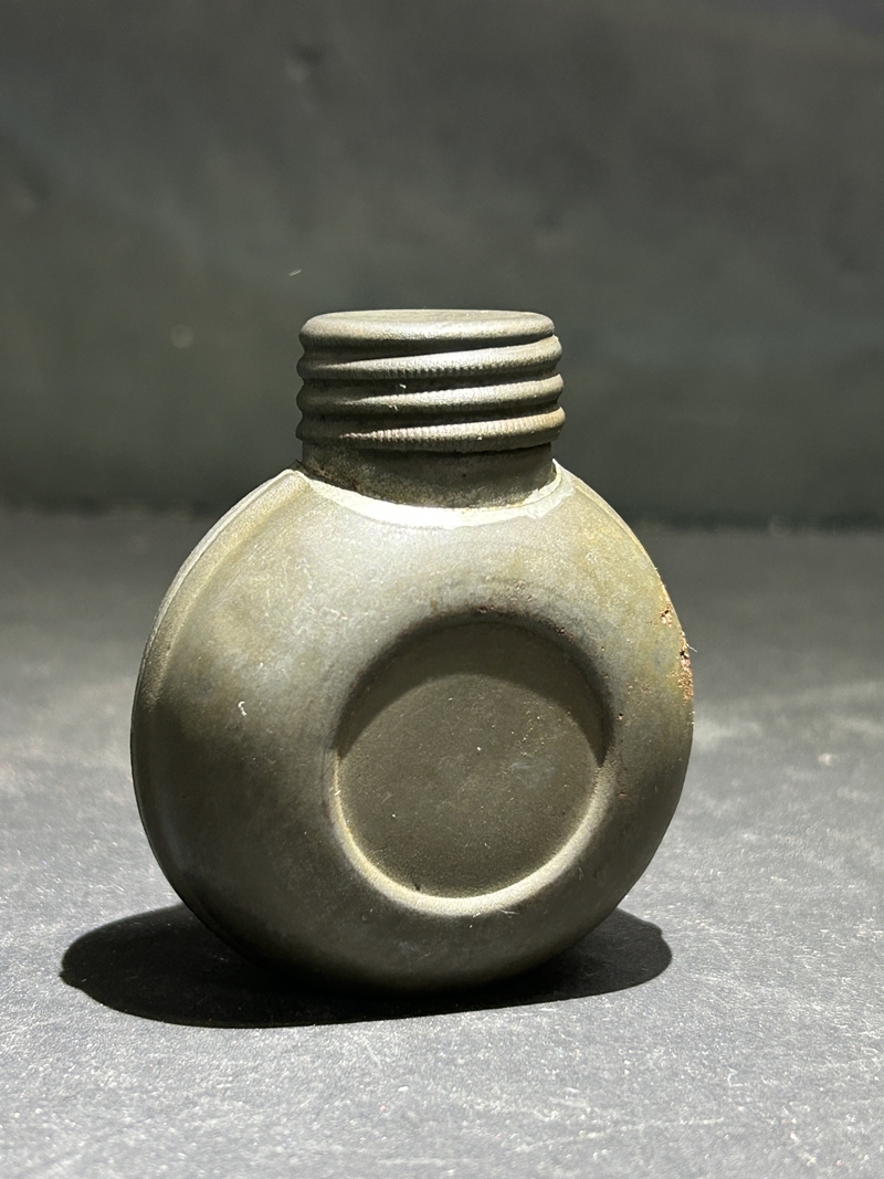 ● コレクター必見 当時物 レトロ 金属製 オイルボトル? 古い ボトル 希少 レア コレクション Zr150拍卖