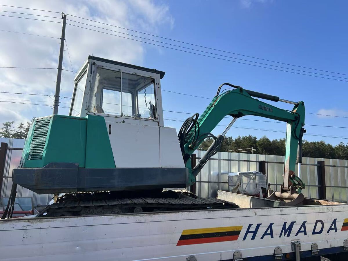 【北海道岩見沢】クボタ KUBOTA EXCAVATOR KH-130 ユンボ ミニショベル エンジンはかかりますが、機械全体がまったく動きません。拍卖