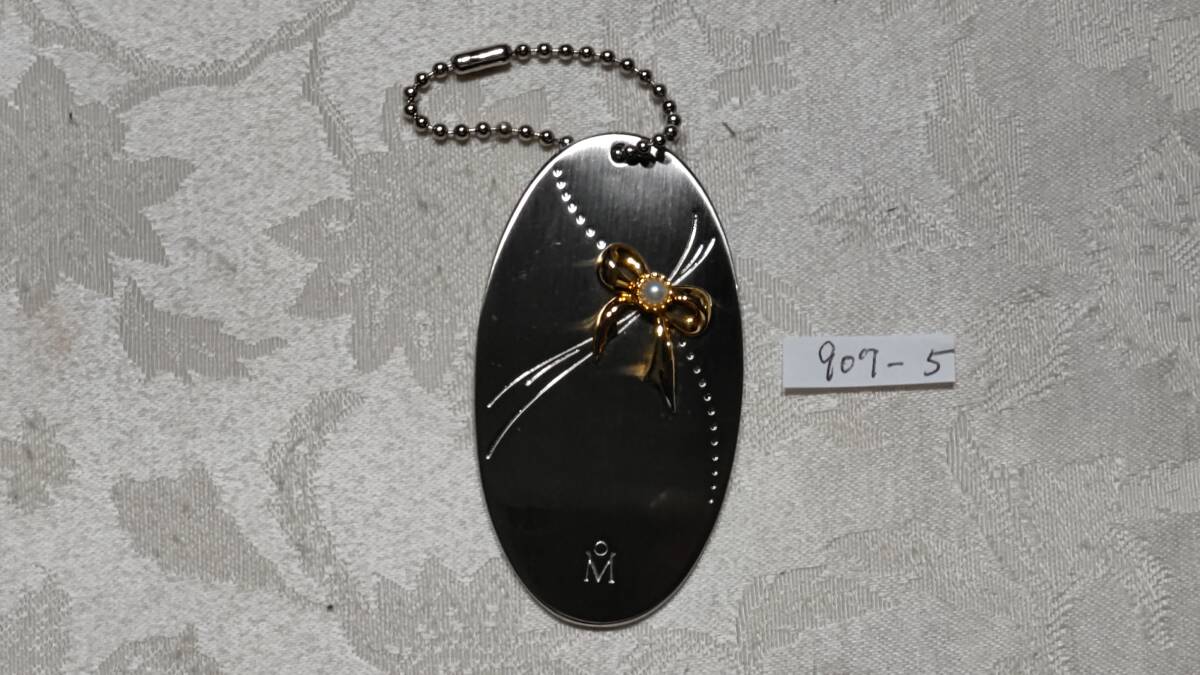 907-5 ミキモト オーバル 楕円 ミラー 手鏡(7×3.8㎝)リボンにパール Mロゴ ボールチェーン拍卖