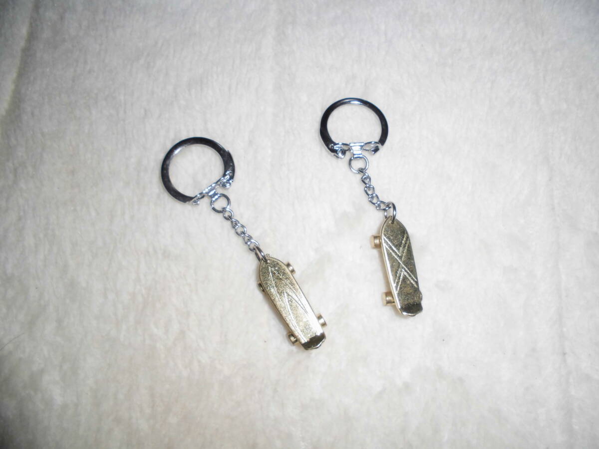 あき019 昭和レトロ ミニチュア スケボー・キーホルダー 金属製 日本製 ガチャ拍卖