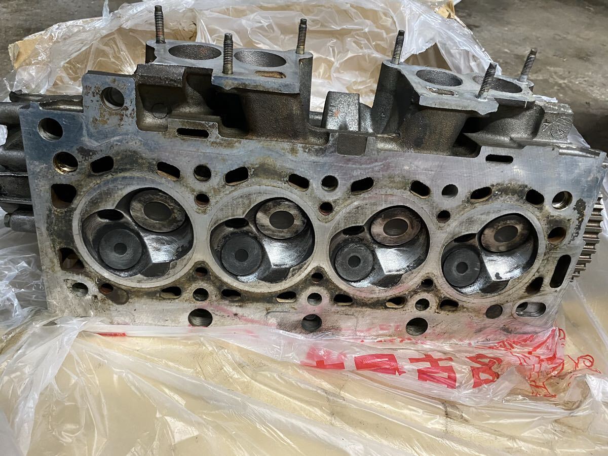 レア品シトロエン AX プジョー106(前期)TU型エンジン用アルミシリンダーヘッド 軽量です。citroen peugeot カムシャフトにがたつきなし 拍卖