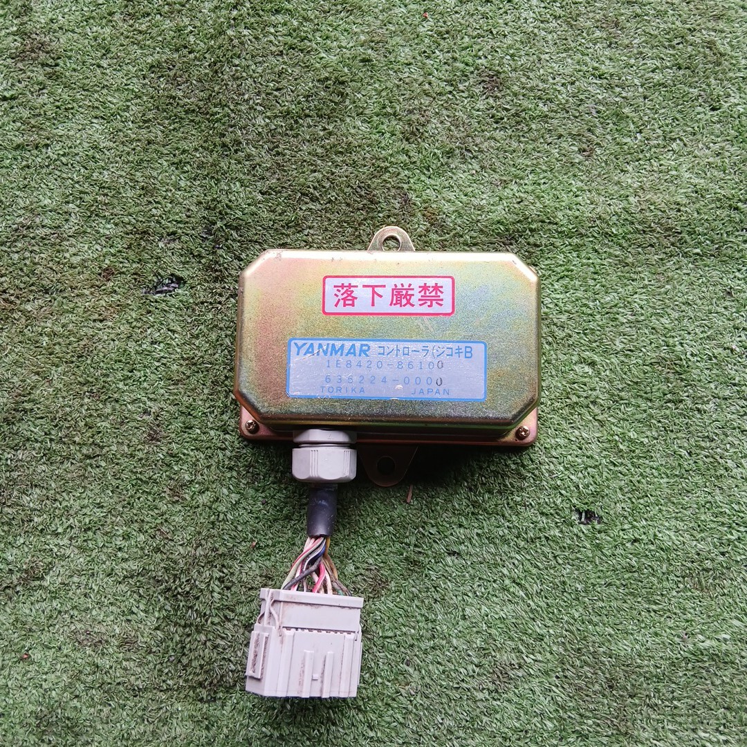 ヤンマー コンバイン Ee-85 Ee ジコキ コントローラー 実働車外し マイコン 倉庫内保管 コンピューター拍卖