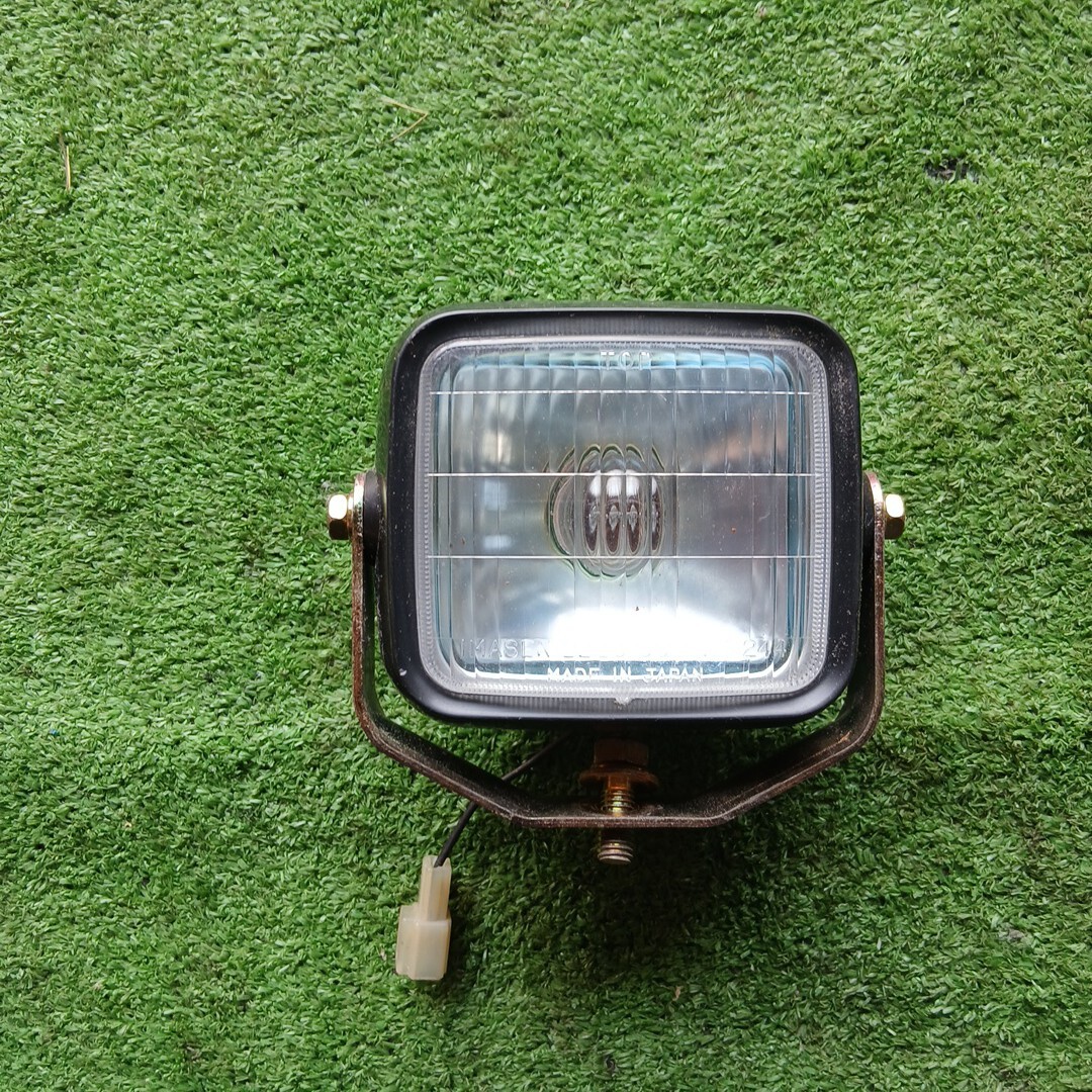 イセキ コンバイン HF433G HF 作業灯 オーガ先端 ライト 12ボルト 流用 倉庫内保管拍卖