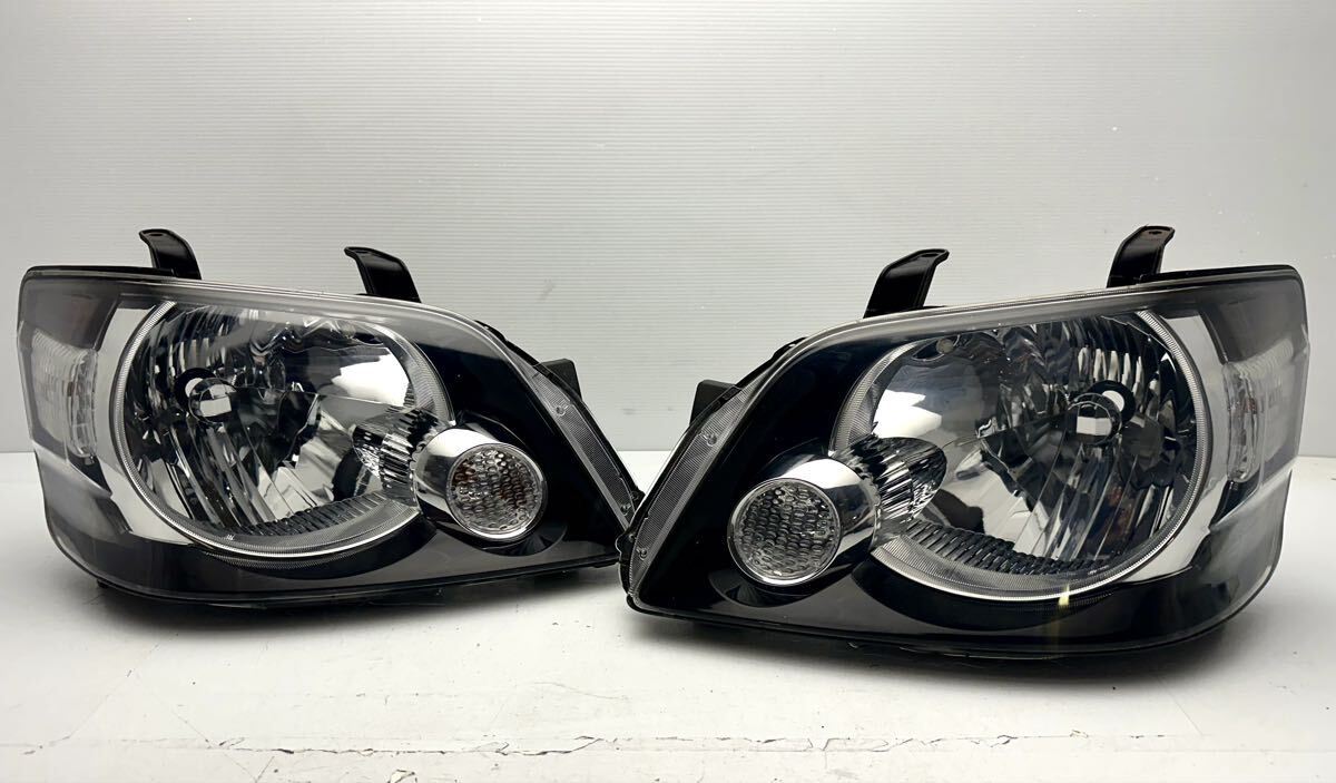 ★動作品★トヨタ NOAH ノア AZR60G AZR65G 前期 ヘッドライト 左右セット KOITO 28-150 ハロゲン 刻印イ2 インナーブラック (H262)拍卖