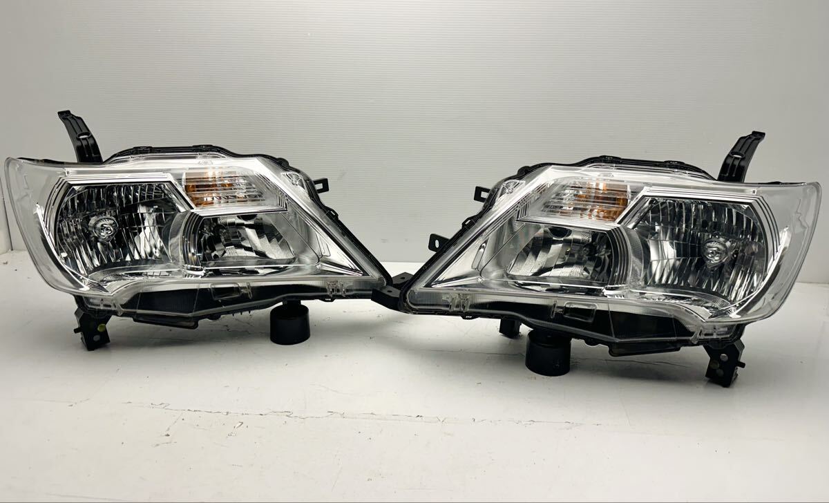 ★美品★当日発送★日産 セレナ C26 前期 ヘッドライト 左右セット ハロゲン レベ付 KOITO 100-23096 刻印A (C266)拍卖