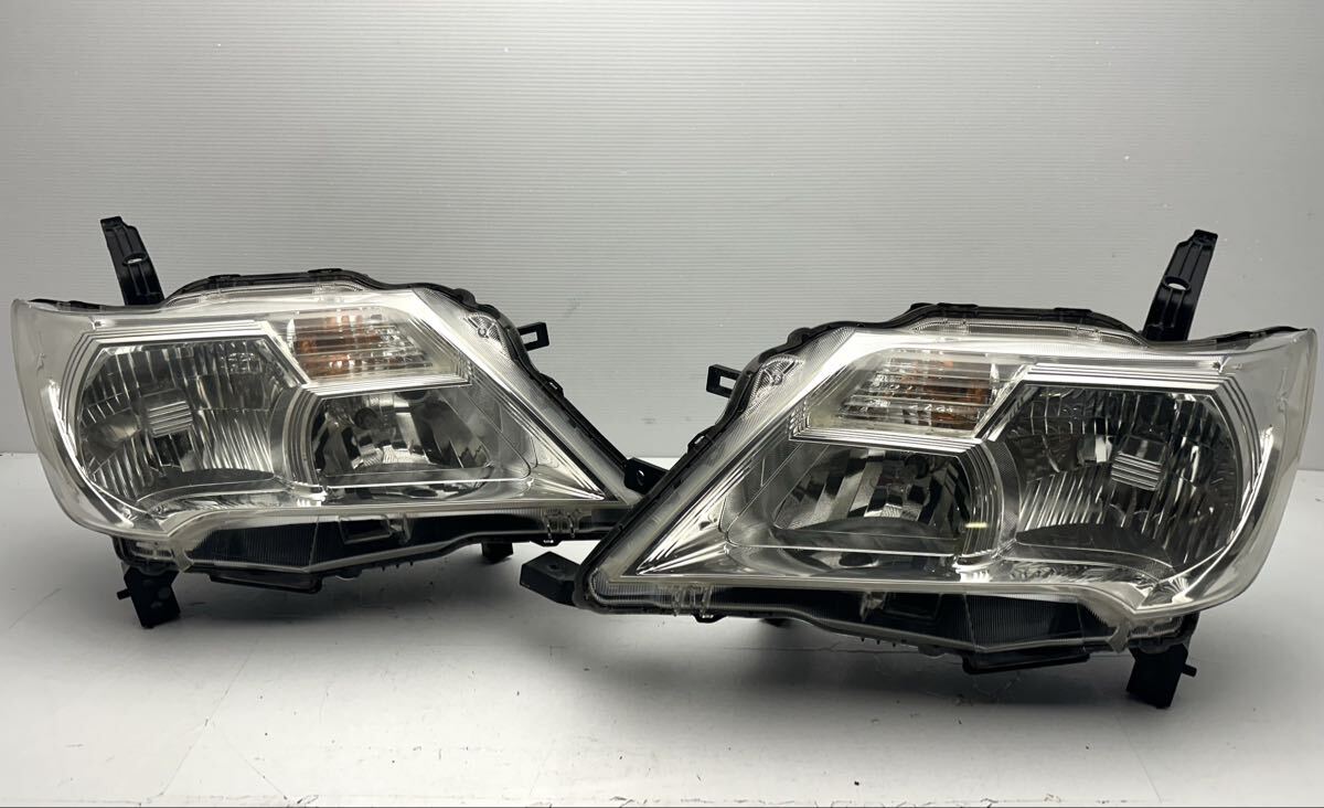 ★当日発送★ 日産 SERENA セレナ C26 前期 左右セット 純正 ヘッドライト HID/キセノン KOITO 100-23097 HCHR-784 (G278)拍卖