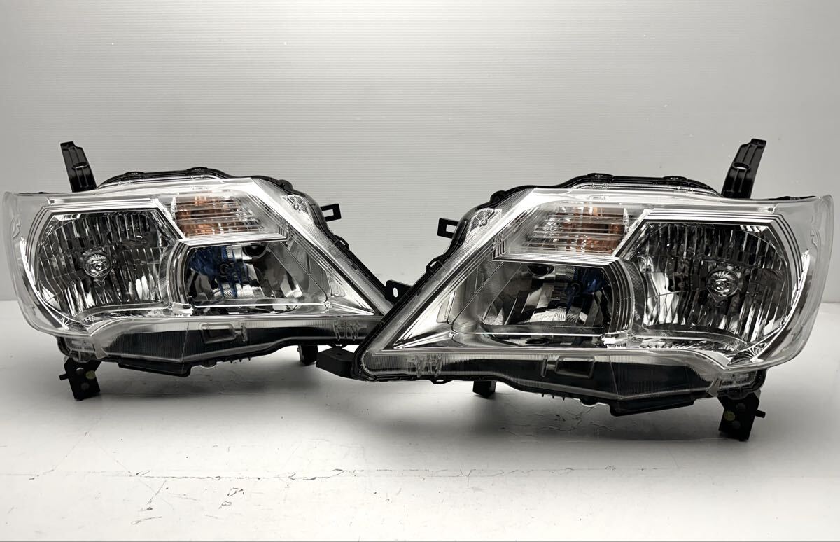 ★当日発送★美品★日産 セレナ C26 HFC26 FC26 ヘッドライト 左右セット ハロゲン レベ付 KOITO 100-23096 刻印A (G266)拍卖