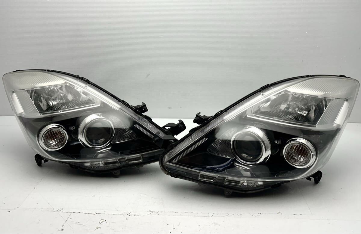 ★動作品★トヨタ ZGM10W ANM10W アイシス 後期 純正 ハロゲン ヘッドライト KOITO 44-73 左右セット ANM15/ZNM10/ZGM15 刻印 B (F279)拍卖