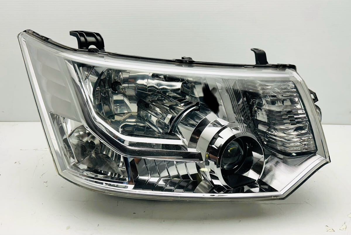 三菱 デリカD:5 / D5 CV5W CV1W CV2W CV4W 純正 HID ヘッドライト 右 バラスト バーナー付 KOITO 100-87918 ジャンク(D265)拍卖