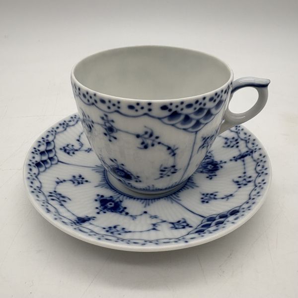 【美品】ショーケース展示品 ROYAL COPENHAGEN ロイヤル・コペンハーゲン カップ&ソーサー ブルーフルーテッド 09-49拍卖
