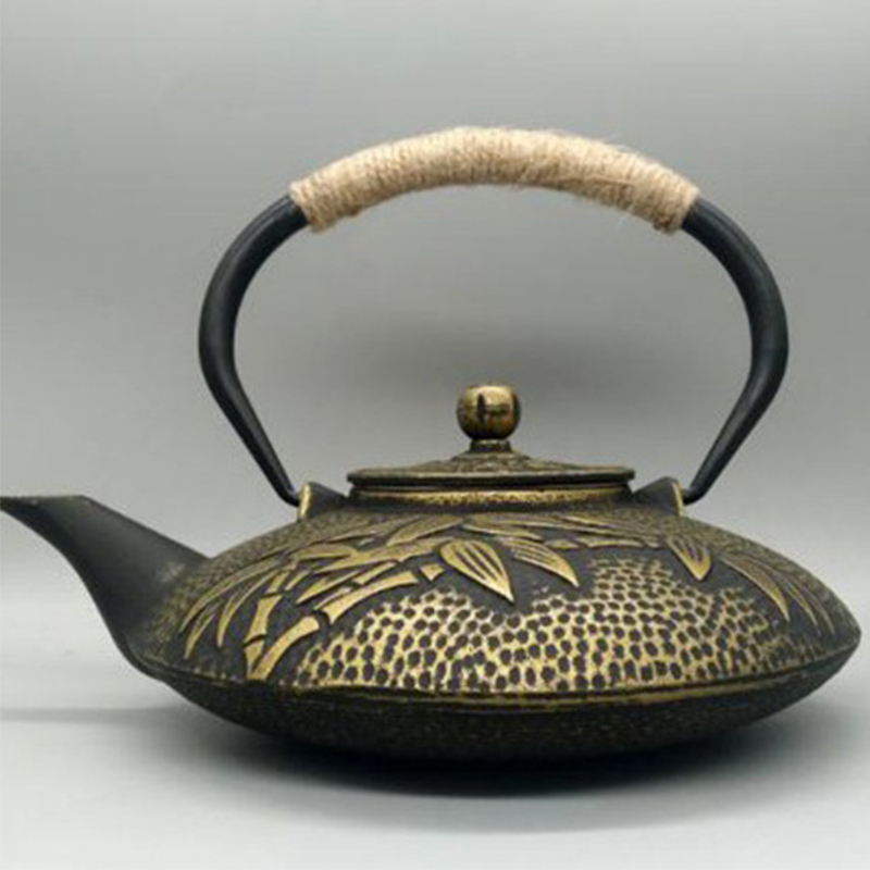 もみじ柄 急須 鉄瓶 900ML 茶こし付き 手作り 鉄分補給 提梁壺 鉄びん 老鉄瓶 茶道具 電気コンロ 炭火 ih調理器 直火 対応 プレゼント 新品拍卖