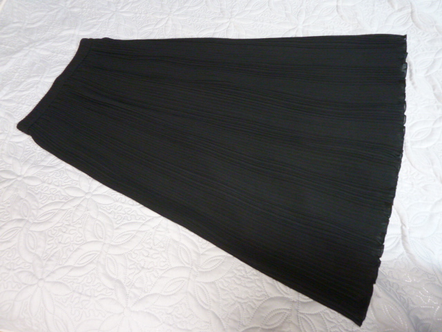 春夏秋 2.3回着用 美品 YS YABORA 黒 ブラック プリーツ加工 マキシ丈 スカート M L オールシーズンOK レタパ600円発送 同梱OK 拍卖