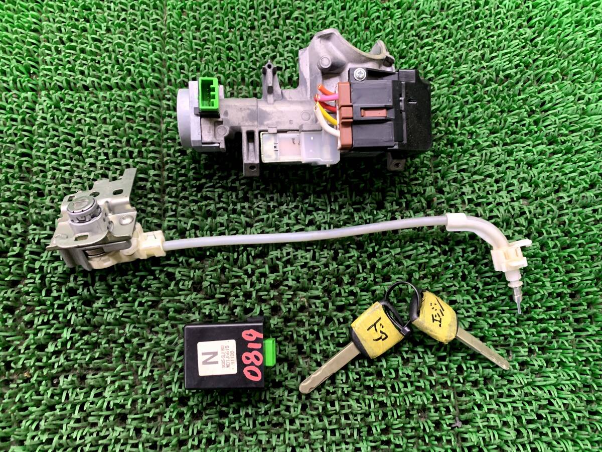 即決値段 動作OK 0819 ホンダ フリード GB3 純正 キーシリンダー 鍵 鍵穴 メインキー キーレス 38385-SLJ-003拍卖