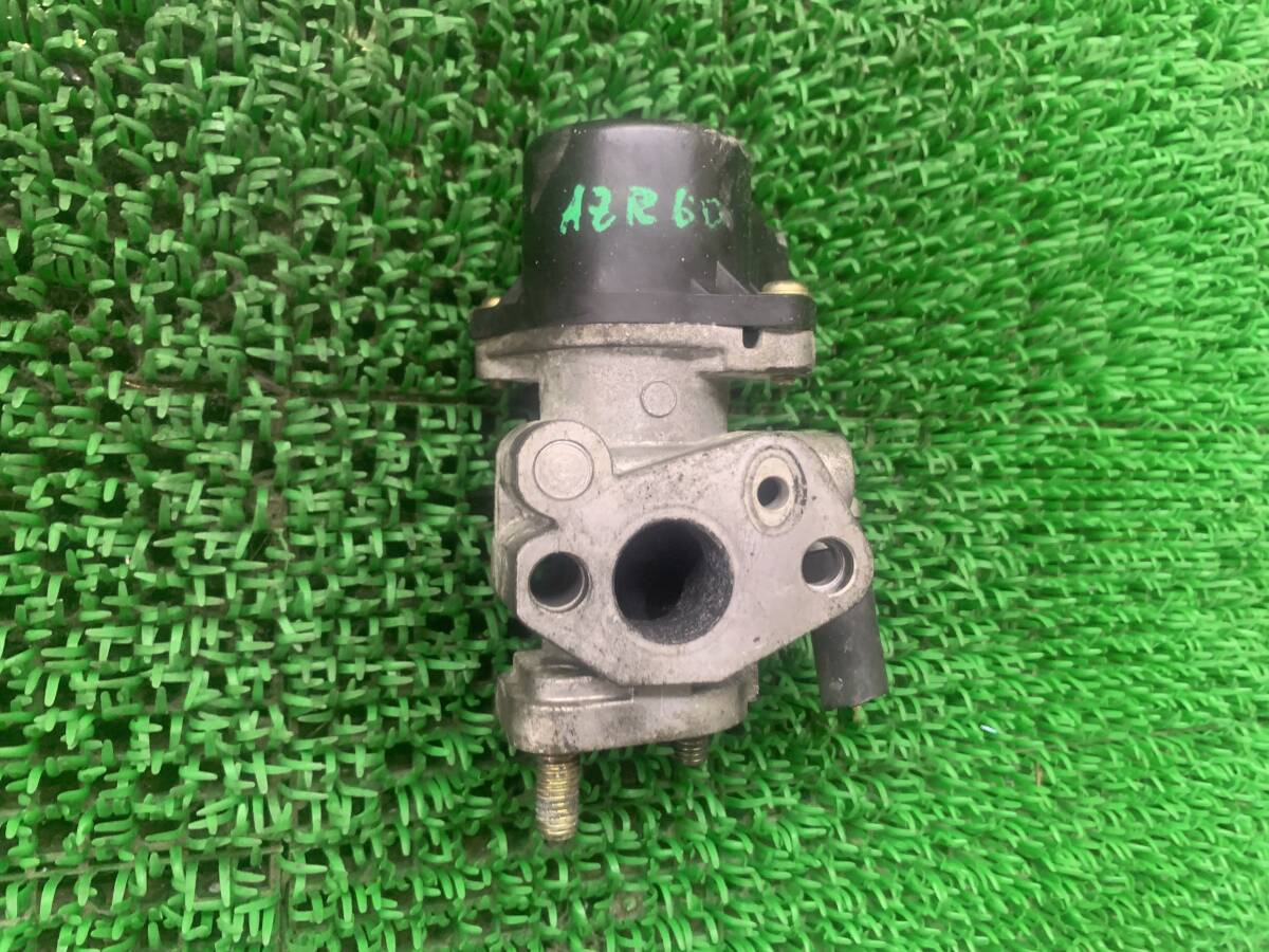 即決値段 動作OK Z21-4 トヨタ ヴォクシー AZR60 純正 EGR バルブ 排気 ガス 再循環拍卖