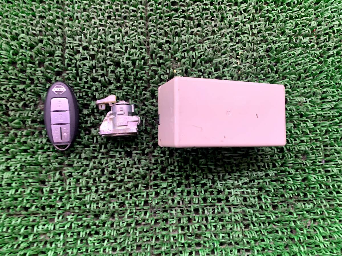 即決値段 動作OK Z2-1 日産 セレナ C26 FC26 HFC26 HC26 キーシリンダー 鍵 鍵穴 メインキー キーレス.拍卖