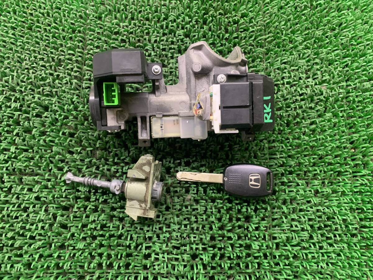 即決値段 動作OK Z2-1 ホンダ ステップワゴン RK5 キーシリンダー 鍵 鍵穴 メインキー キーレス拍卖