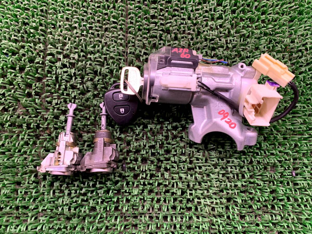 即決値段 動作OK 0920 トヨタ ノア ヴォクシー AZR60 キーシリンダー 鍵 鍵穴 メインキー キーレス拍卖