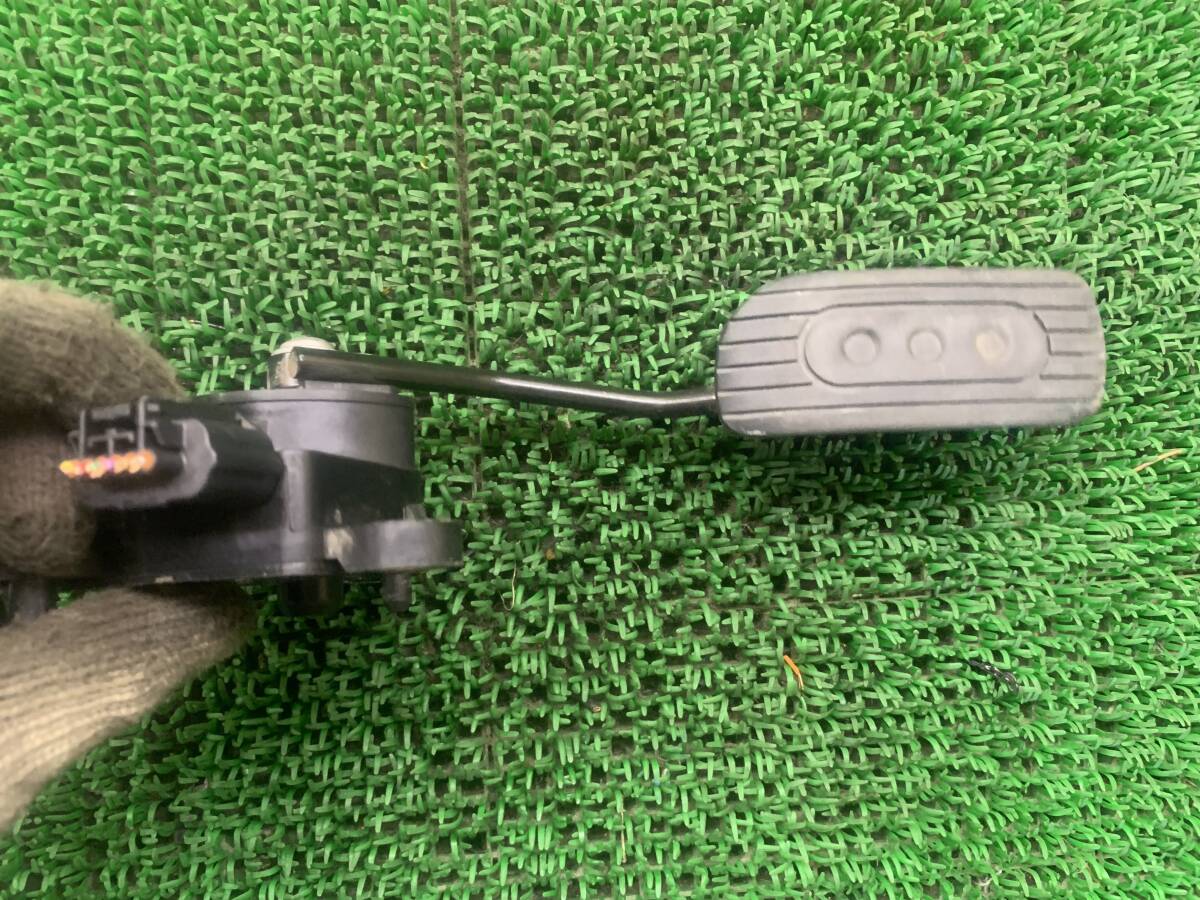 即決値段 動作OK Z3-3 日産 キューブ BZ11 BGZ11 アクセルペダル拍卖