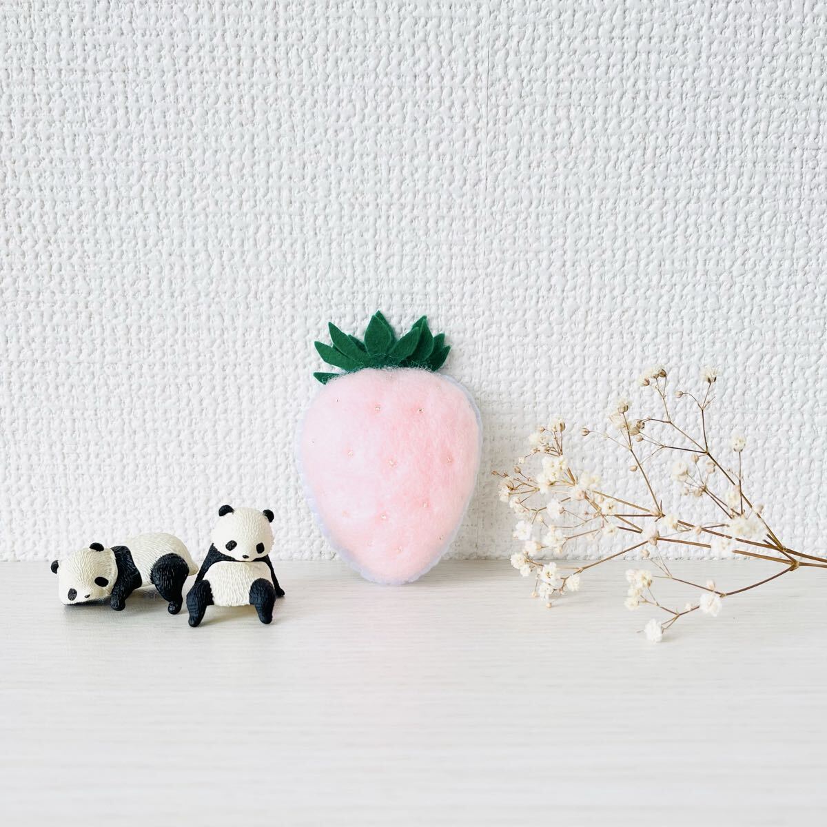 羊毛フェルト 苺 ブローチ ハンドメイド拍卖