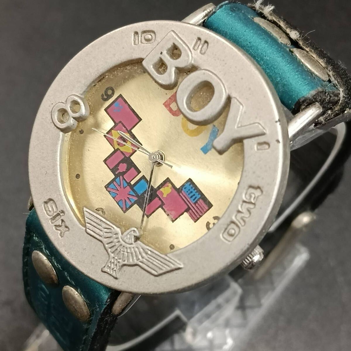 T-11【レア】 BOY LONDON ボーイロンドン 腕時計 クウォーツ 3針 金色文字盤 デイト アナログ ヴィンテージ アクセサリー シルバー色拍卖
