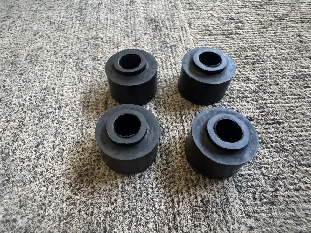 フロントショックマウンティンググロメット。インパラ ベルエア カマロ シェベル C10 エルカミーノ コルベット シボレー GM車用拍卖