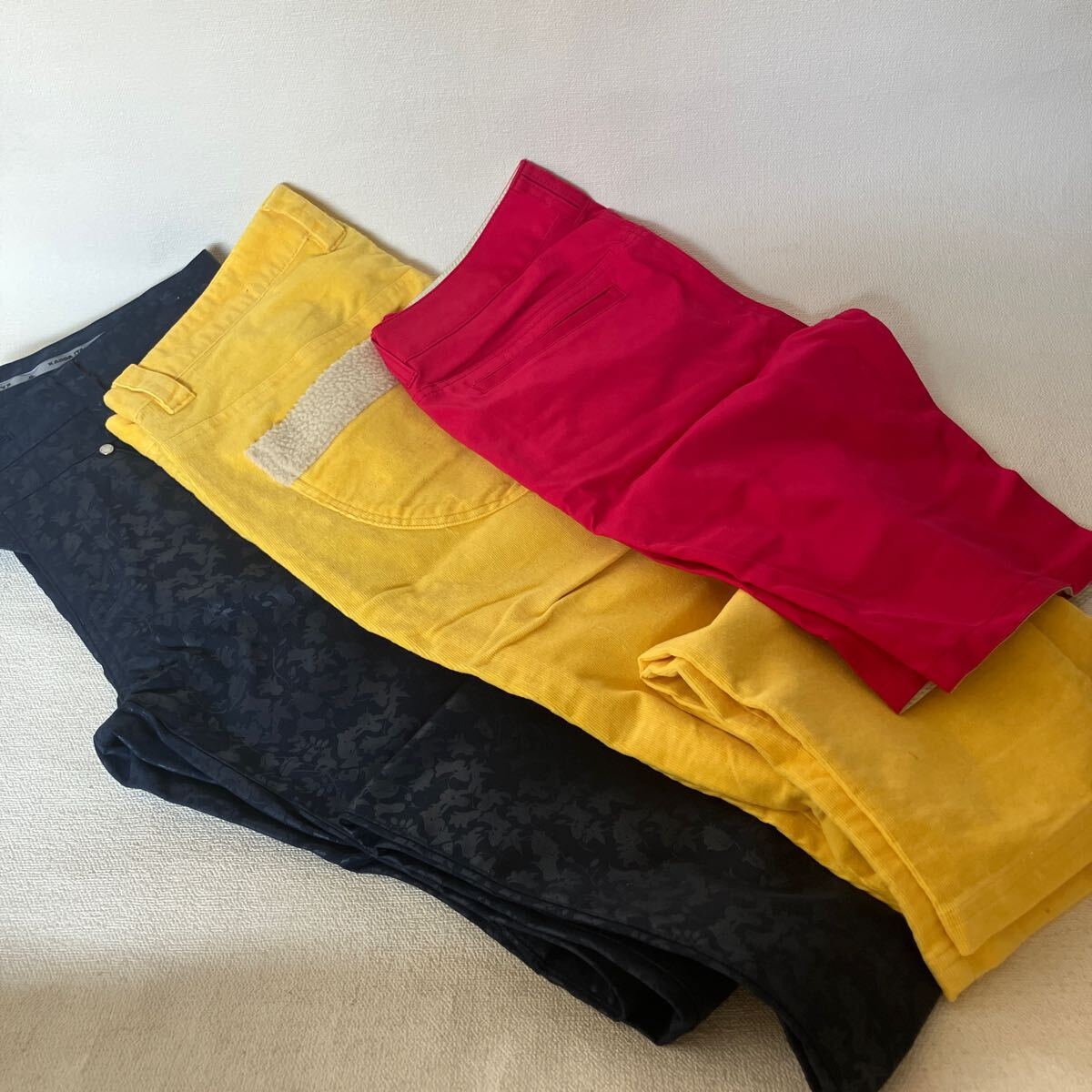 c1035 80 ゴルフウェア パンツ 3枚まとめて 丈サイズ色々 79 5 36 表記 ズボン 柄 無地 ピンク イエロー カラフル 古着 おしゃれ拍卖