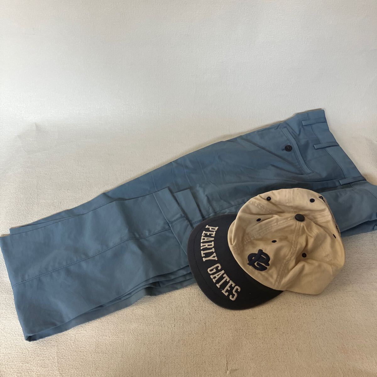 1038 60 パンツ キャップ セット まとめて 長ズボン 44サイズ表記 帽子 2 汚れ有り ブルー 無地 シンプル 古着 メンズ? PRADA 拍卖