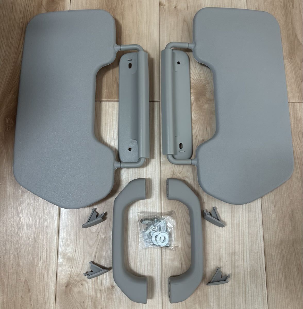 トヨタ ランドクルーザー70 純正サイドサンバイザー・アシストグリップセット運転席・助手席用 純正流用品 完全ボルトオンに仕上げ済拍卖