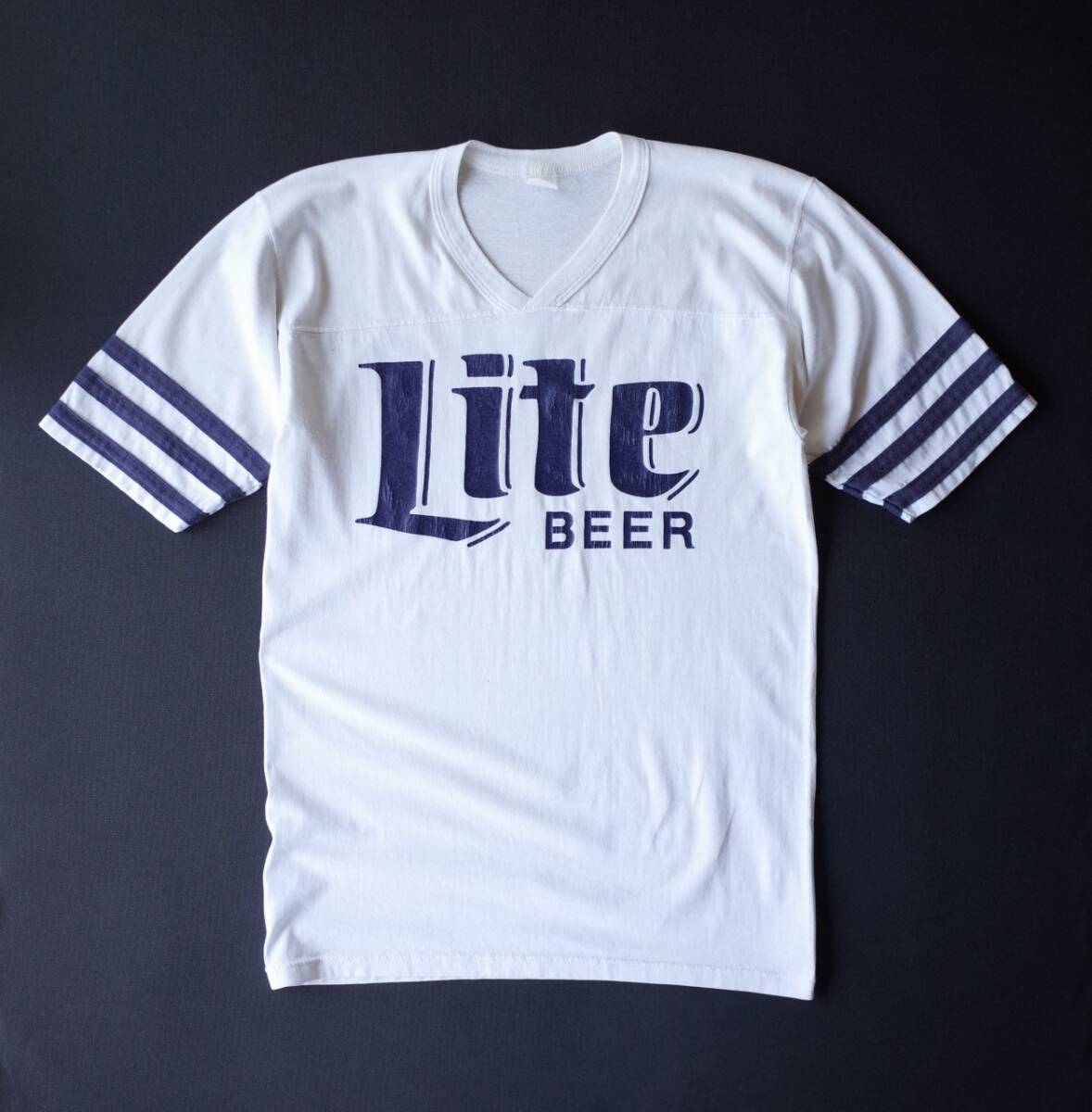 80's ビンテージ Velva Sheen ベルバシーン フットボール Tシャツ 企業物 Lite BEER ビール Vネック M (小さめS相当) 白 ホワイト拍卖
