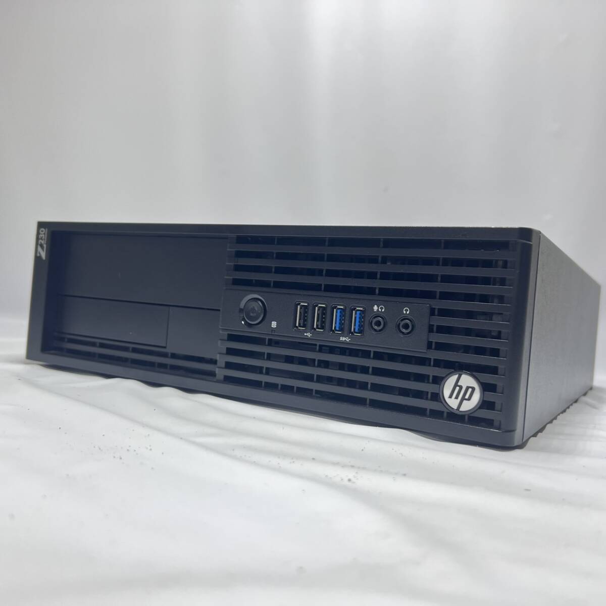 HP Z230 SFF Workstation / Xeon E3-1225 v3 3.20GHz MEM4GB HDD無し 現状品★594拍卖