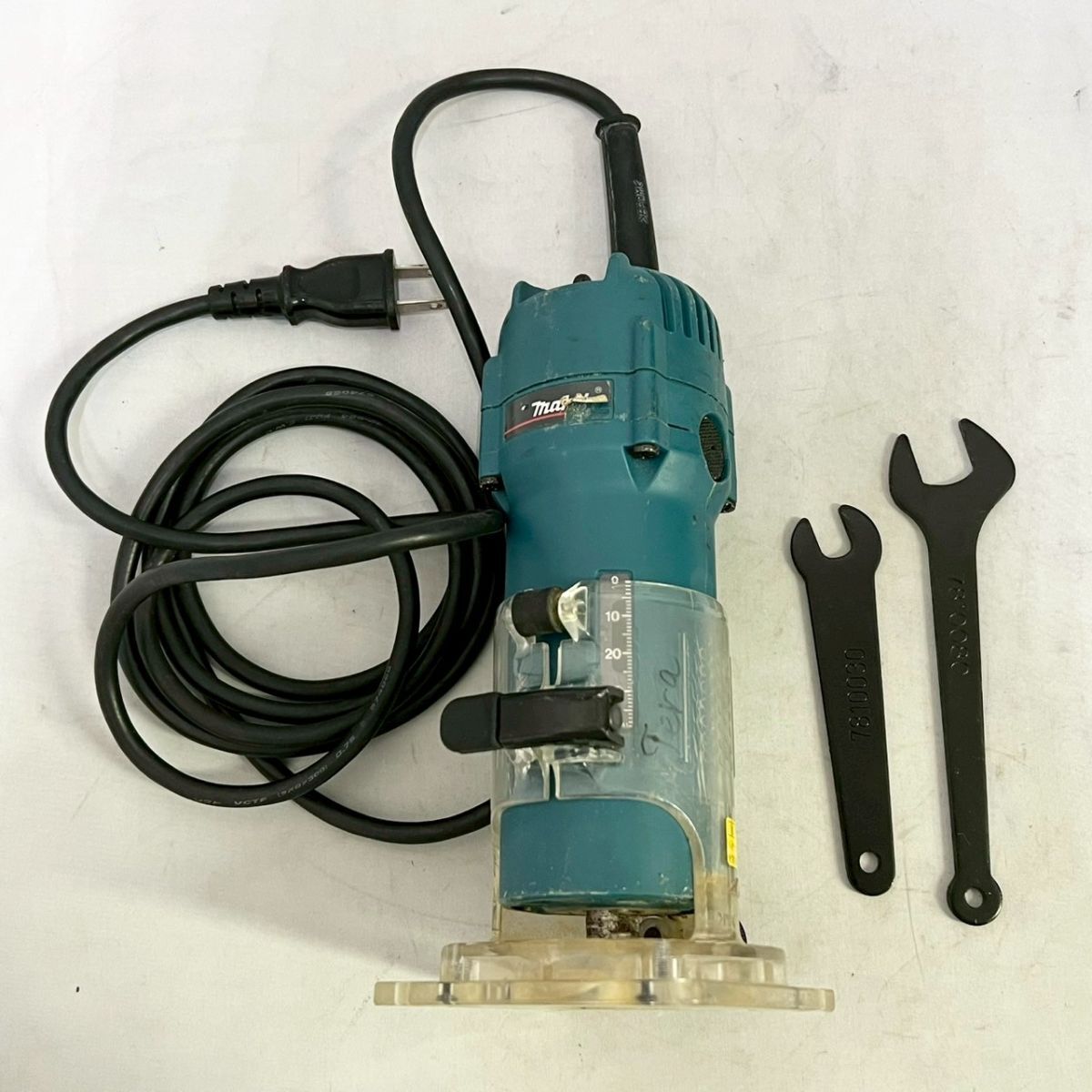 BIg091R 60 makita 3707FC マキタ 電子トリマ 6mm 木工 切削 面取り 溝切り 電動工具拍卖