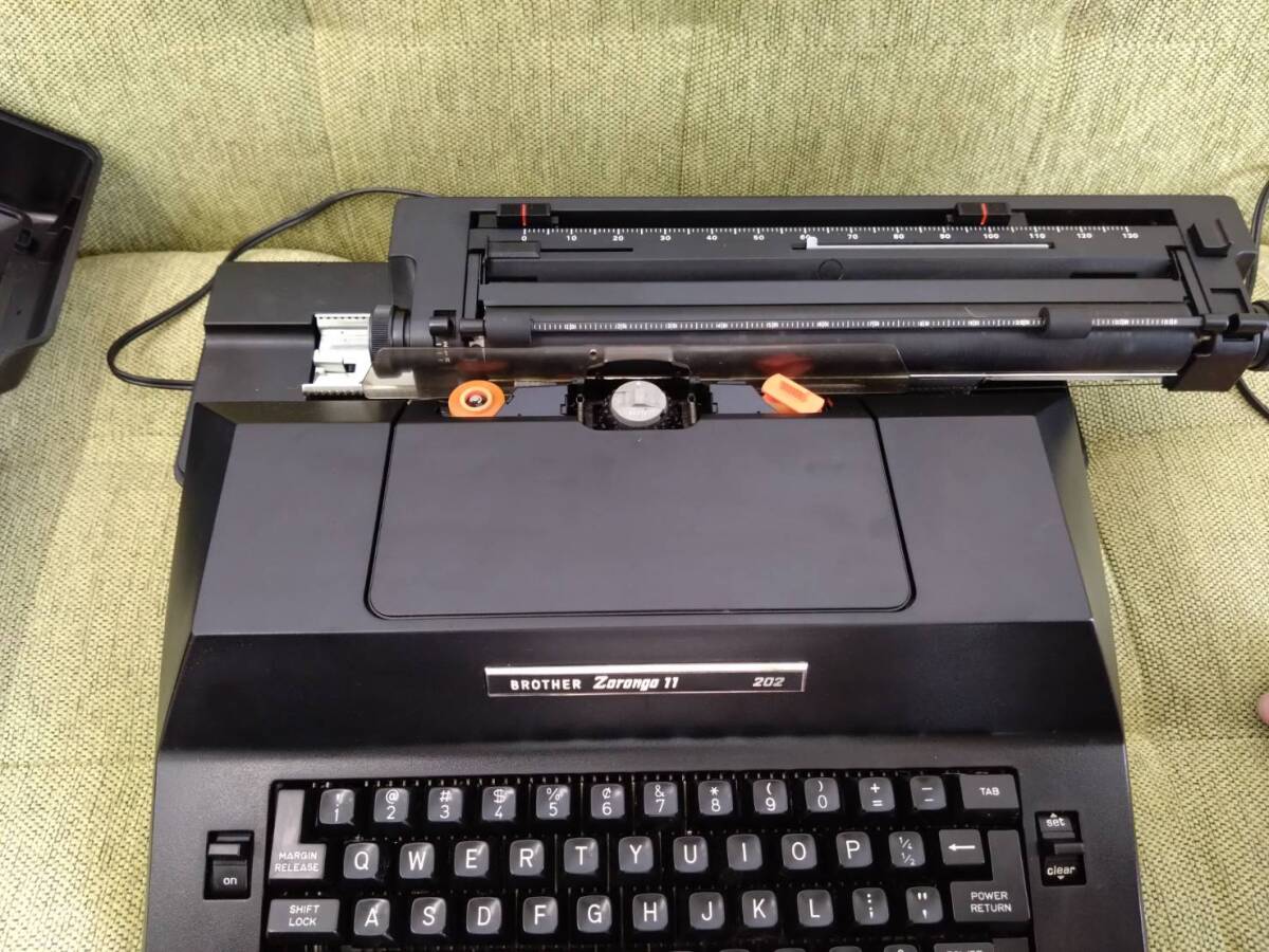 Brother タイプライター Zorongo 11 202 現状品拍卖