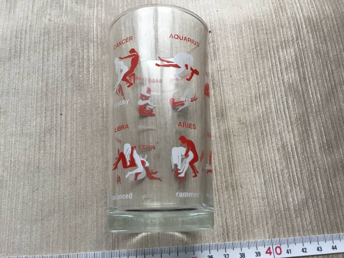 大珍品「赤と白」オリジナルグッズ プレミアムドリンググラス たいへん珍しい1点もの とくにヒビやキズはありません です拍卖