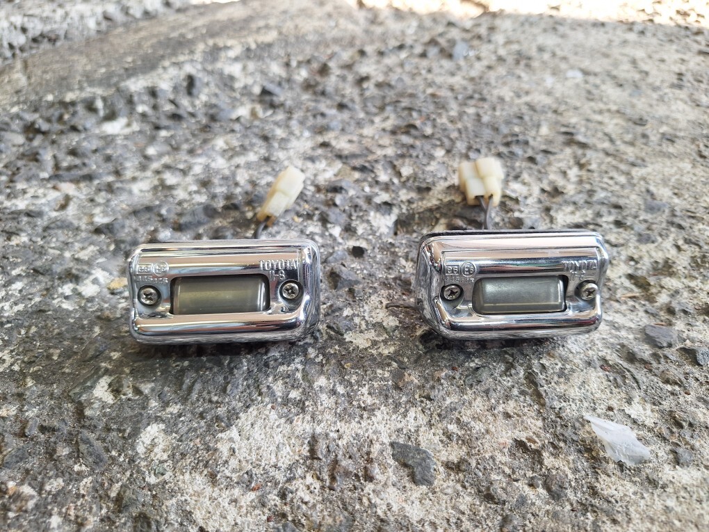 KE70 カローラ リアナンバー灯 No.32拍卖