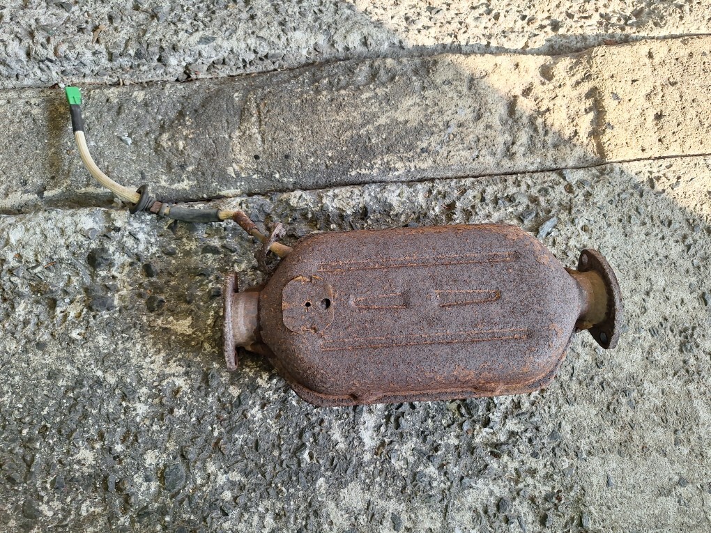 KE70 カローラ 4Kエンジン 純正触媒 No.32拍卖