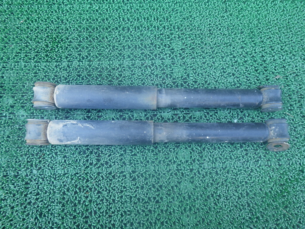 ミニキャブ U42T リアショックアブソーバー 左右拍卖