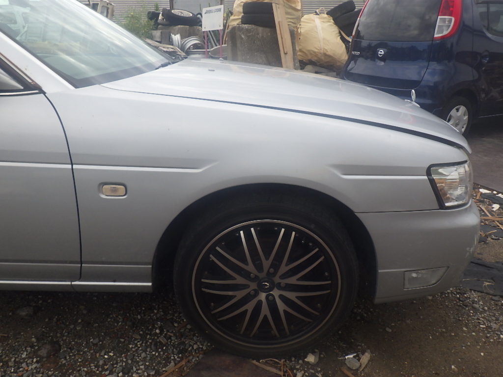 ローレル HC35 右 フェンダー KL0 シルバー拍卖