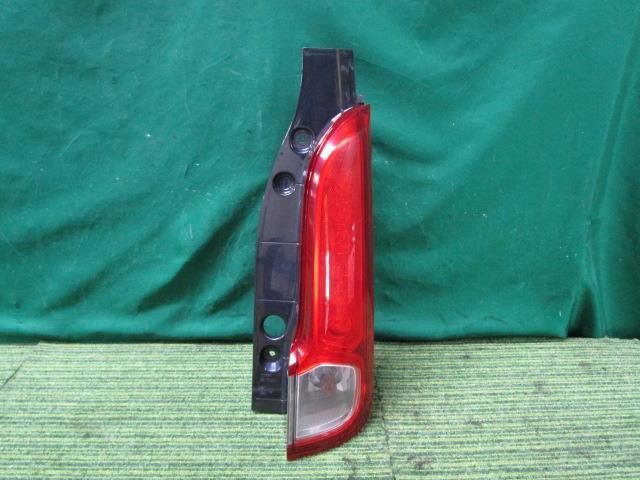 スペーシア DBA-MK32S 右テールランプ T 4WD 35650-81M02【岐阜発】拍卖