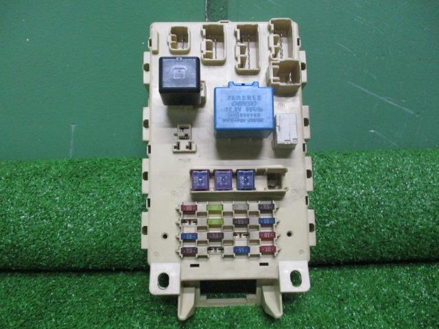 プロボックス CBE-NCP51V ヒューズボックス DX 5人 0.4T 82732-52010【岐阜発】拍卖