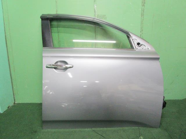 アウトランダー DBA-GF8W 右FドアASSY 24Gナビパッケージ 4WD 5700B672【岐阜発】拍卖