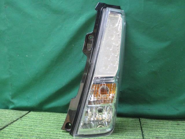 ワゴンR DBA-MH34S 右テールランプ スティングレーT 35650-72M10【岐阜発】拍卖