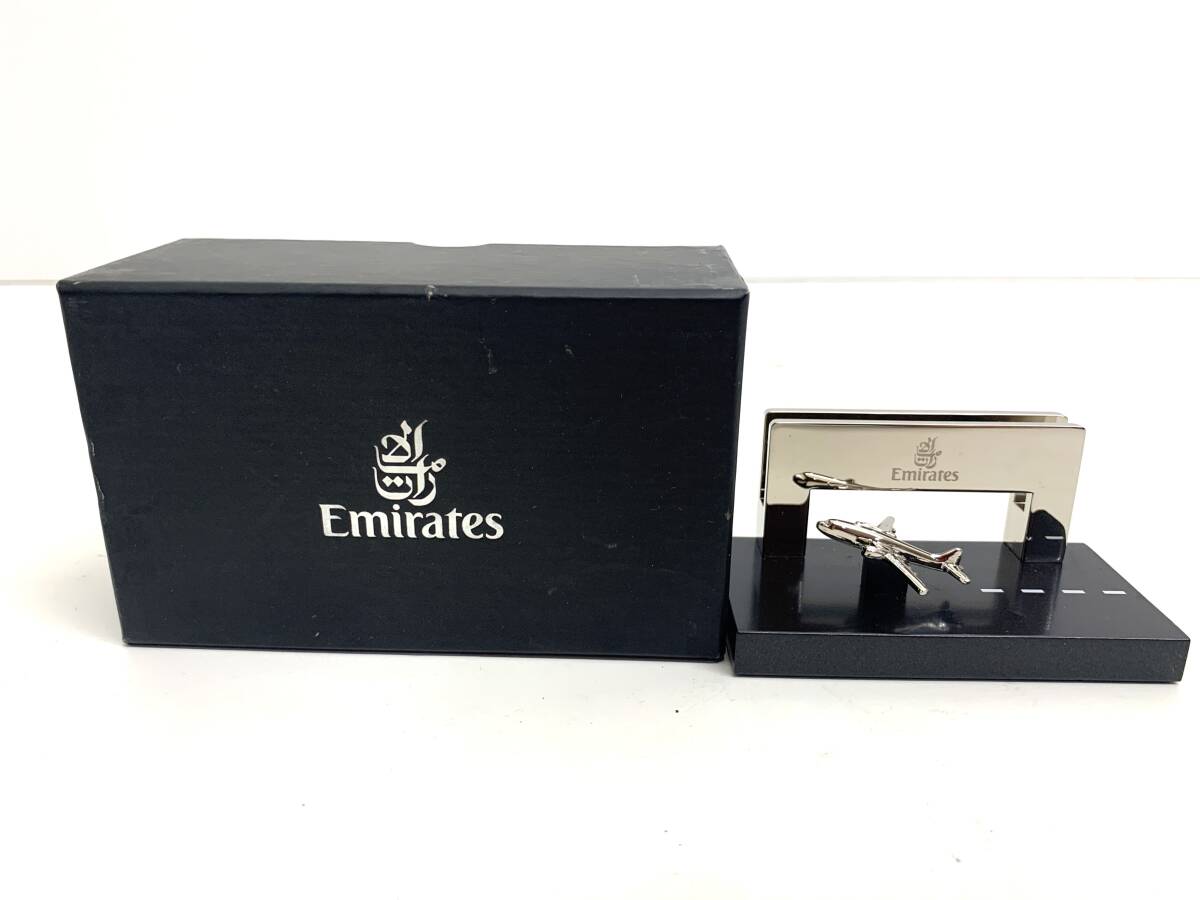 M209 Emirates 飛行機 滑走路 Desktop Business Card Holder エミレーツ 名刺・カード・メモホルダー スタイリッシュ シルバー/ブラック拍卖