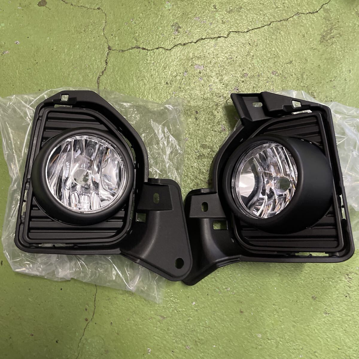 社外新品 ハイエース レジアスエース 200系4型5型6型 S-GL DX ワゴン グランドキャビン フォグランプ拍卖